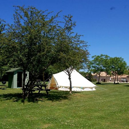 Camping La Foret De Tesse Dış mekan fotoğraf