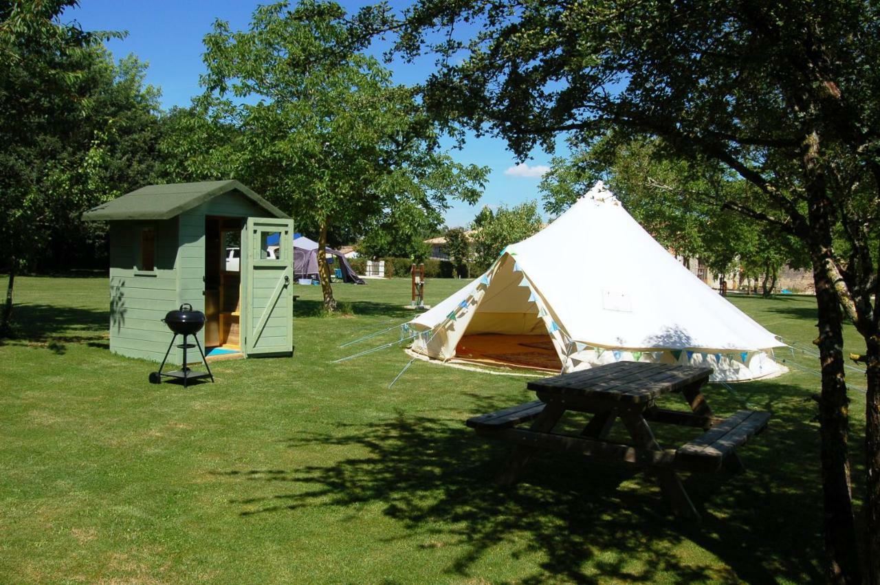Camping La Foret De Tesse Dış mekan fotoğraf