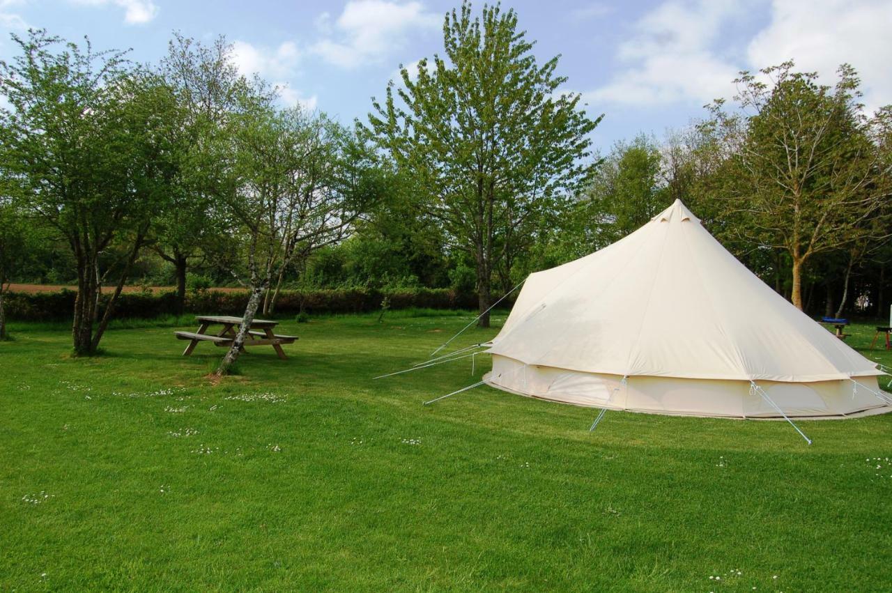 Camping La Foret De Tesse Dış mekan fotoğraf