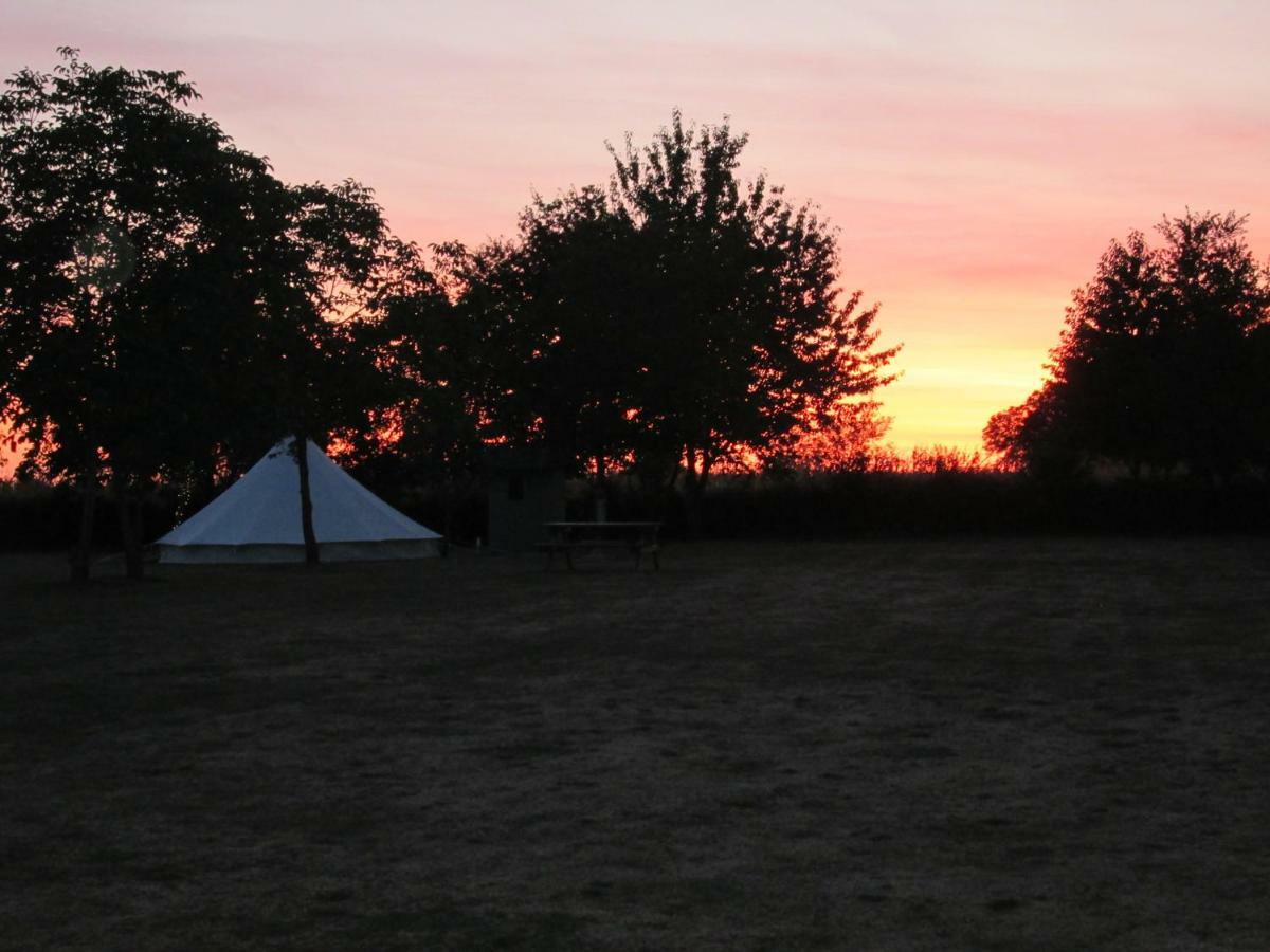 Camping La Foret De Tesse Dış mekan fotoğraf